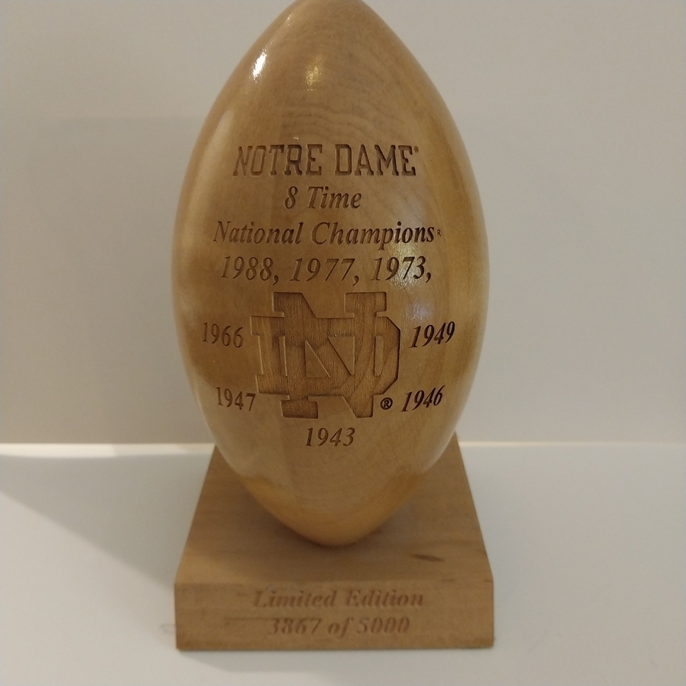 NOTRE DAME FOOTBALL NATIONAL CHAMPIONS 8 TIME 1943 - 1988 WOOD FOOTBALL TROPHY